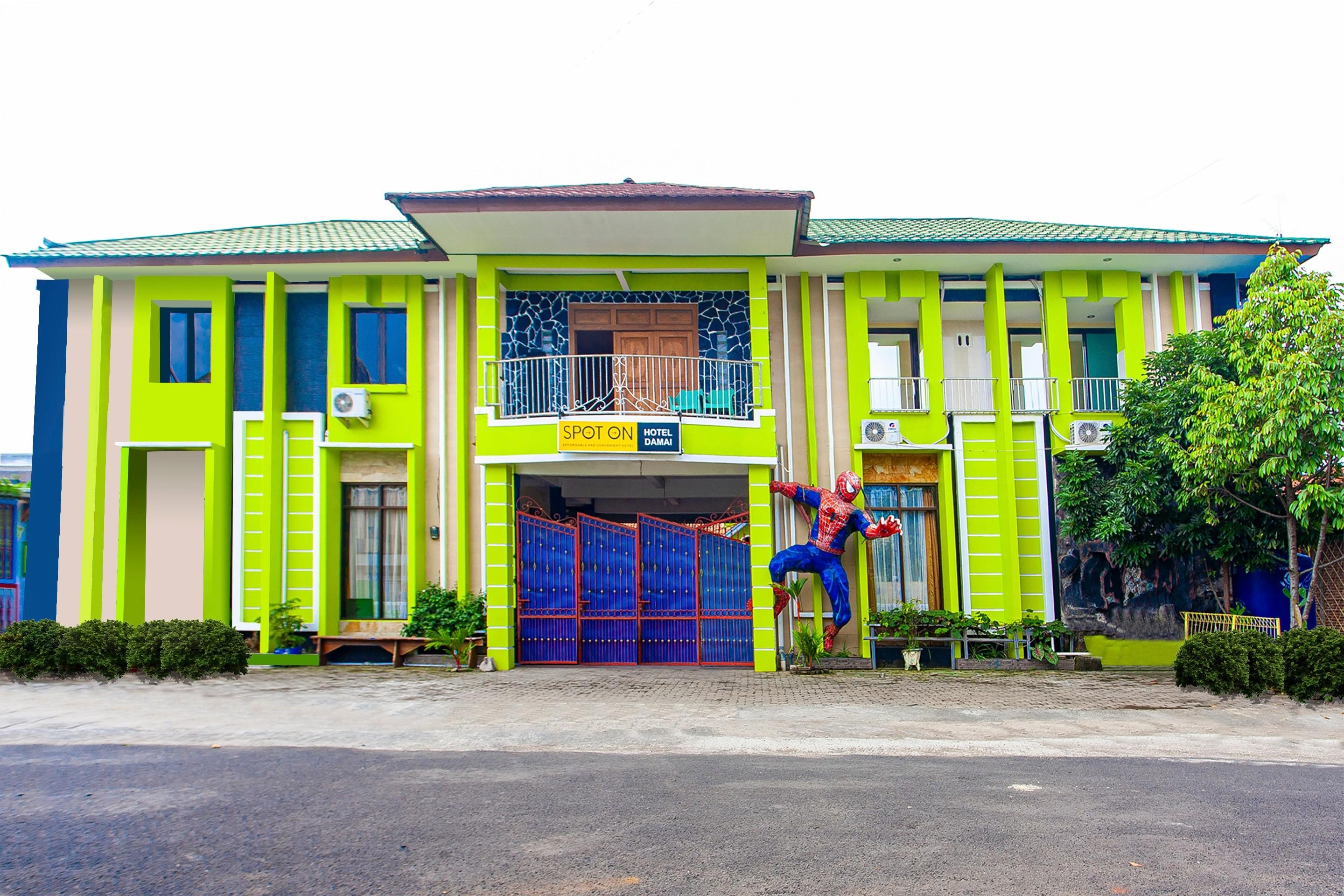 The Paragon Hotel Cilacap Redpartner Zewnętrze zdjęcie