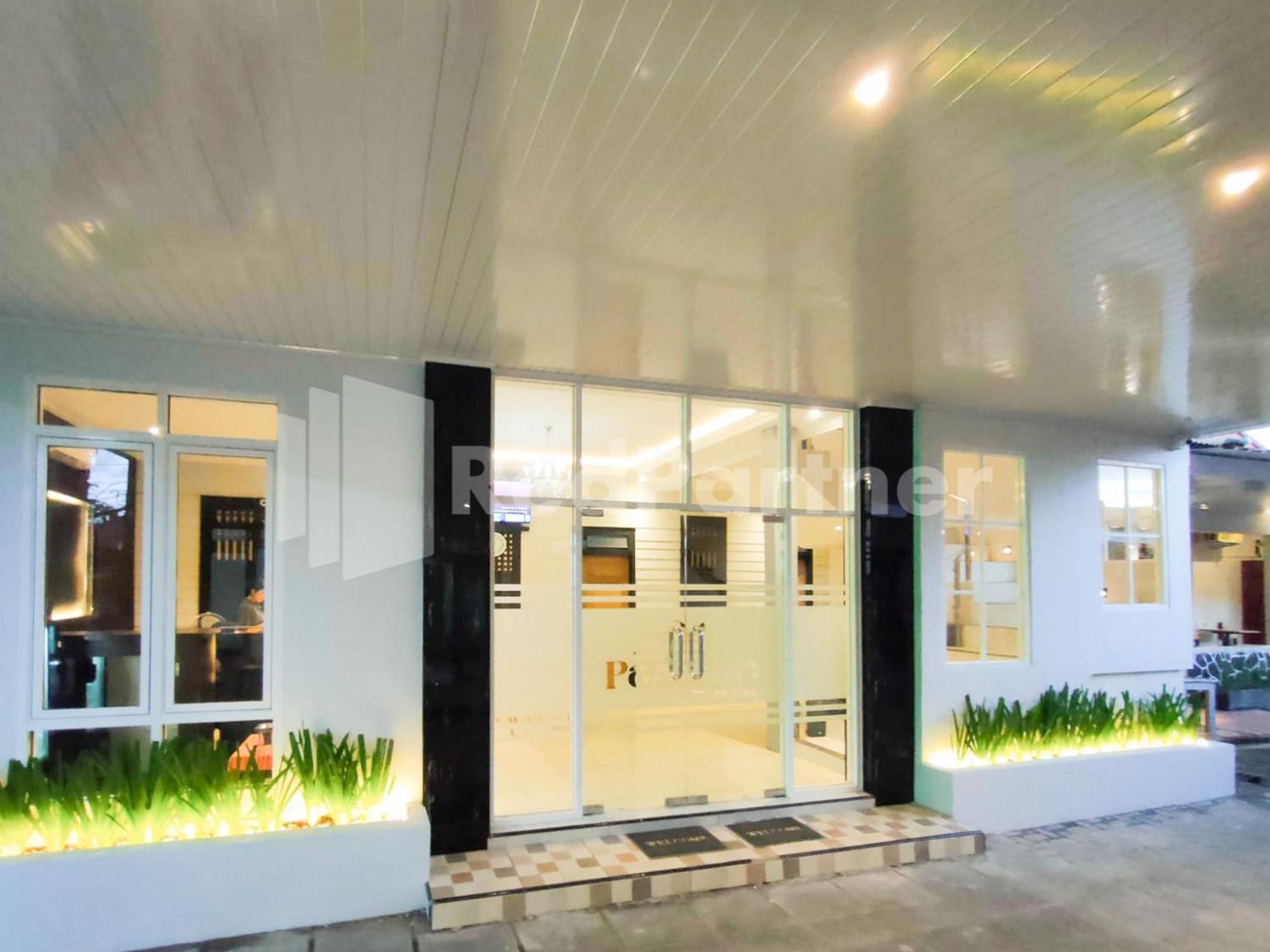 The Paragon Hotel Cilacap Redpartner Zewnętrze zdjęcie